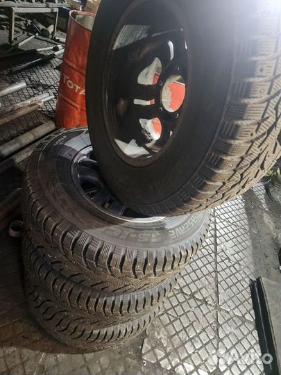 Toyo Observe G3-Ice 23.5L/70 R16