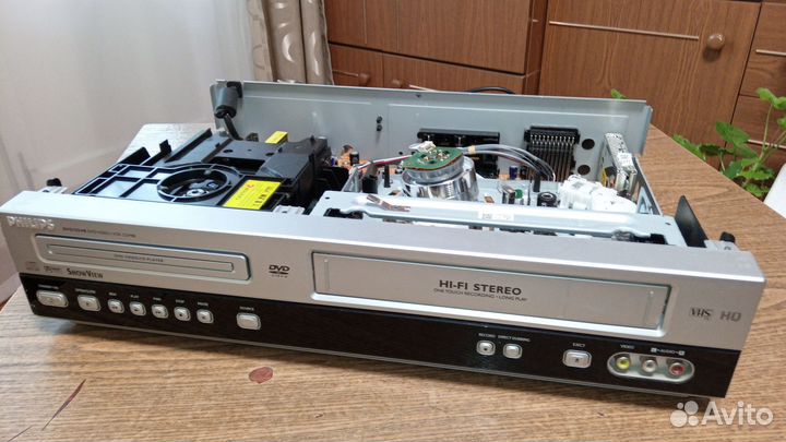 DVD/VHS проигрыватель philips 755VR combi
