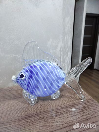 Стеклянная декоративная фигурка рыбы