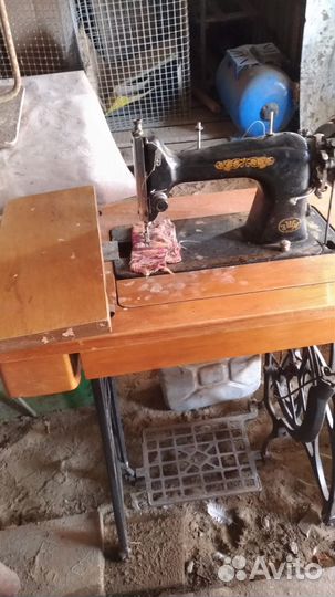 Швейная машинка зингер