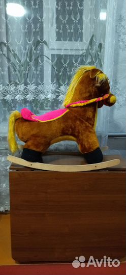 Детская лошадка качалка деревянная