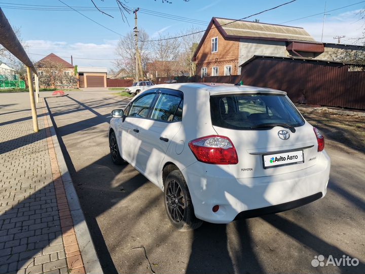 Toyota Auris 1.6 МТ, 2011, 181 000 км