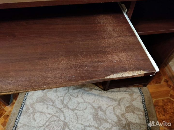 Компьютерный стол