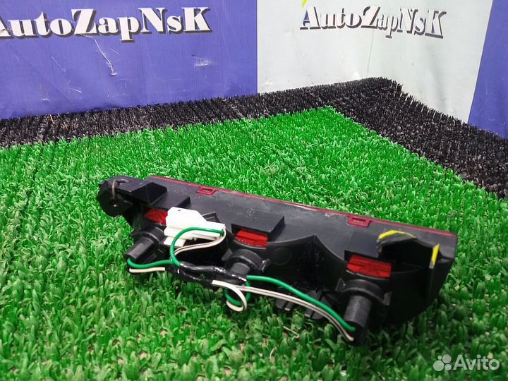 Дополнительный стоп-сигнал Mitsubishi Pajero Sport