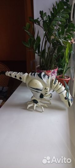 Динозавры игрушки