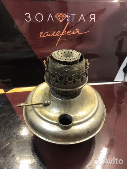 Старинная керосиновая лампа