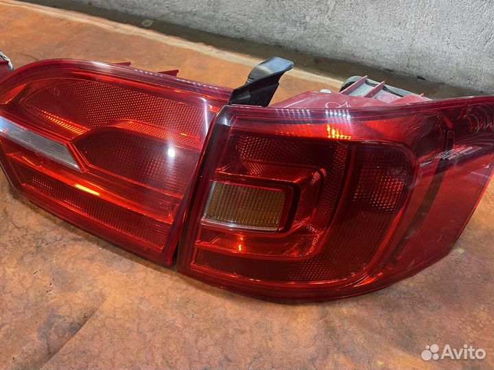 Комлект задних фонарей Jetta6