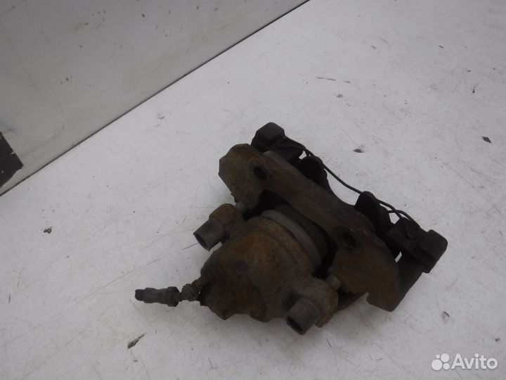 Суппорт тормозной передний правый на Ford Focus II