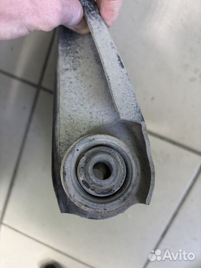 Рычаг подвески передний нижний правый LADA largus