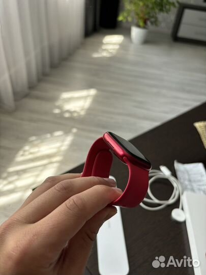 Часы apple watch 7 45 mm red