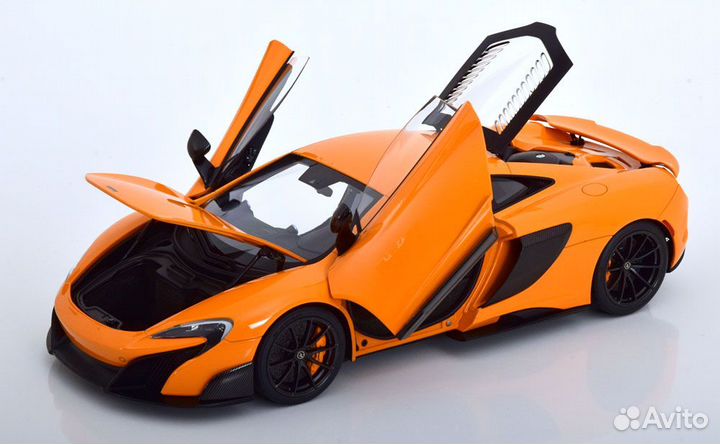 1/18 2016 McLaren 675 LT AutoArt оранжевый