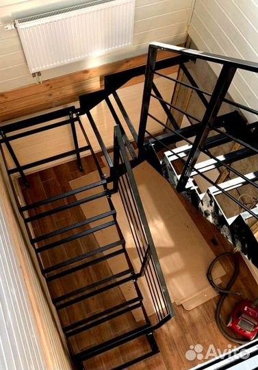 Г-образная лестница