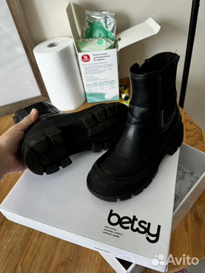 Ботинки демисезонные для девочки 33 р betsy