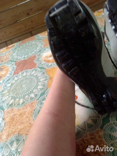 Лыжные ботинки