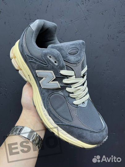 New Balance 2002R