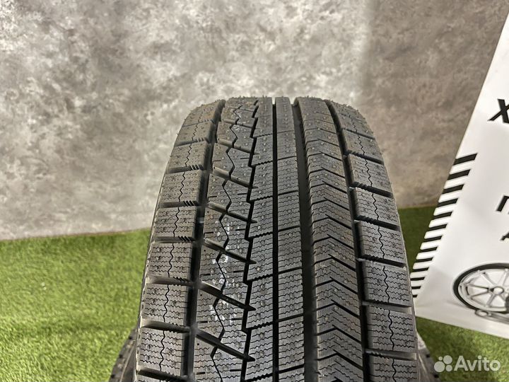 Bridgestone Blizzak VRX 225/50 R17 94S