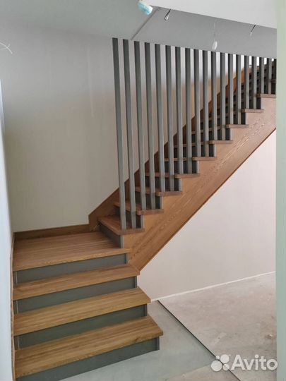 Металлокаркас лестницы