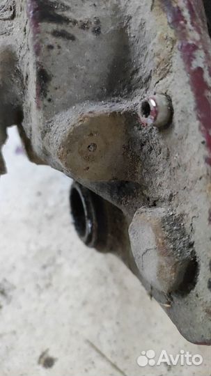 Суппорт передний правый opel ascona kadett e