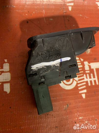 Volkswagen Polo Кнопка стеклоподъемника