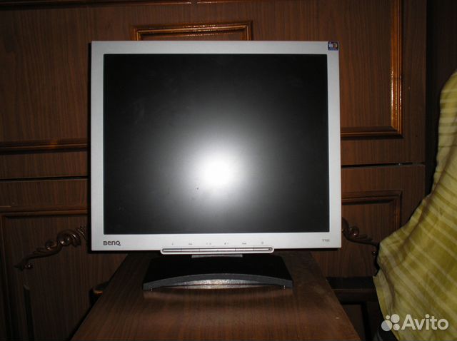 Монитор benq q7t4 17 д. и viewsonic va2016w-20 д