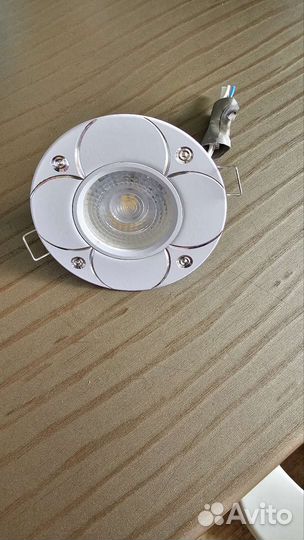 Точечные встраиваемые светильники
