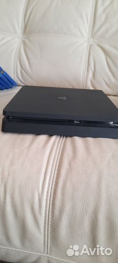 Sony PS4 slim
