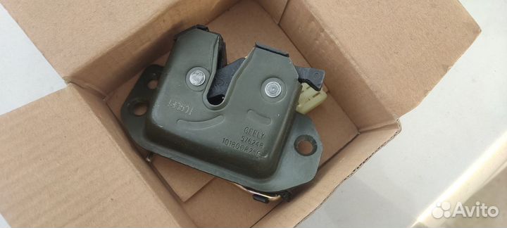 Замок багажника geely MK Cross
