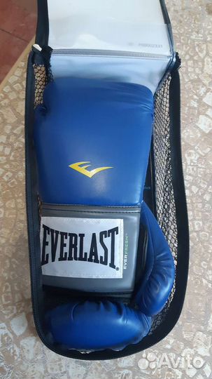 Боксерские перчатки Everlast 10 oz