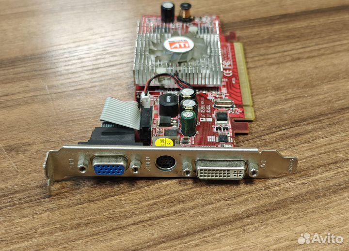 Видеокарта AMD Radeon X1600 PRO 256 Mb