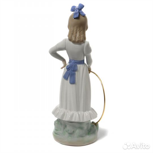 Фарфоровая фигура Девочка с щенком. NAO by Lladro