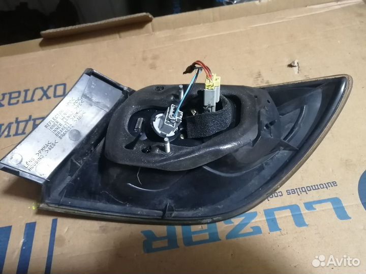 Фонарь задний левый Mazda 3 BK хэтчбек рестайлинг