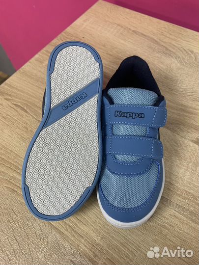 Продам кроссовки детские Kappa
