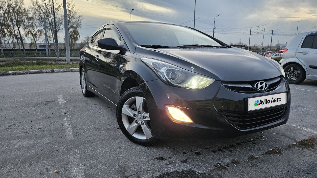Hyundai Elantra: фото владельца