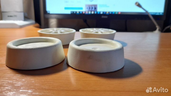 Подставки от вибрации под ножки с/м