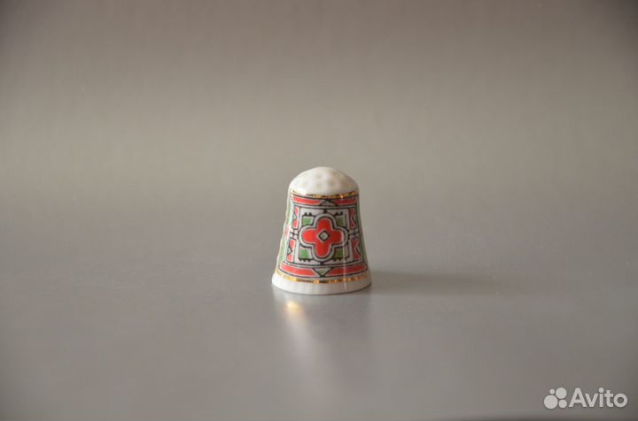Коллекционный наперсток. лфз. Красный орнамент