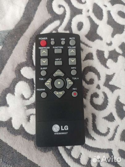 Аудиомагнитола LG SB74