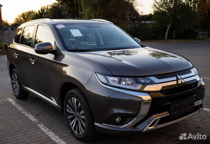 Mitsubishi Outlander 2.0 CVT, 2022, 56 км