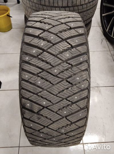 Goodyear UltraGrip Ice 225/45 R18 95T