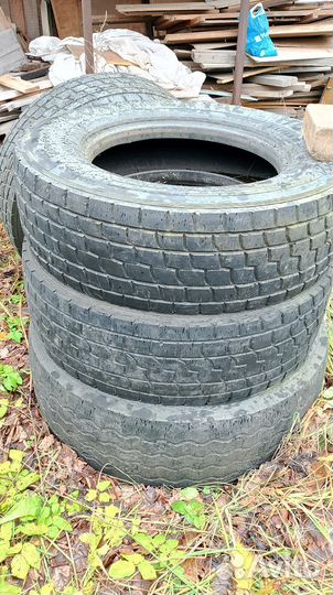 Покрышки от грузовой машины