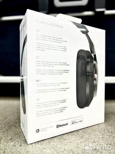 Bowers & Wilkins PX8 Black