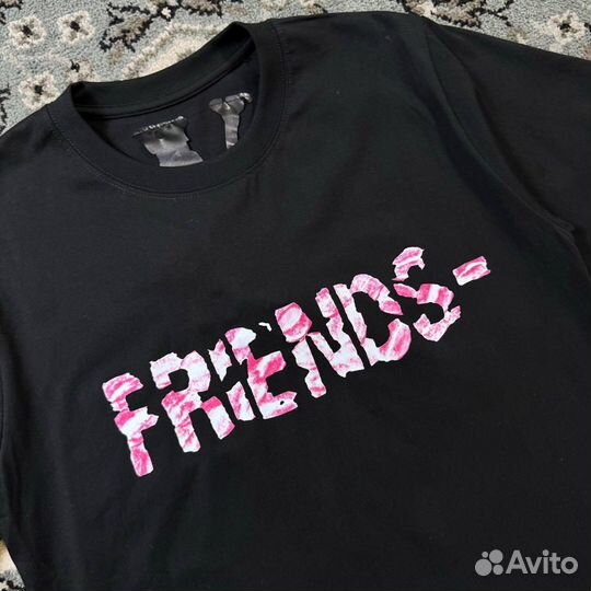 Футболка Vlone Friends Kiss