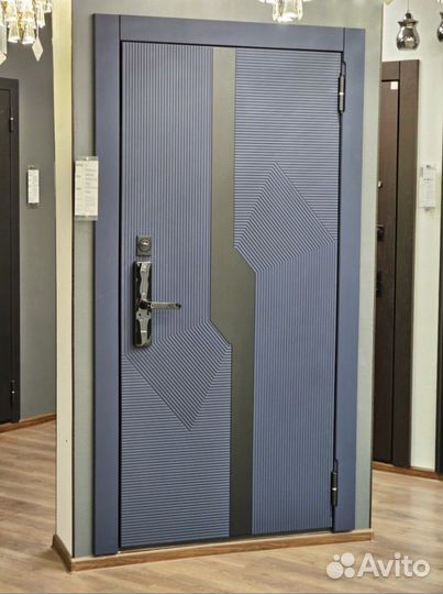 Красивые входные двери с Большим Зеркалом