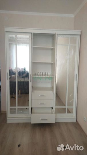 Шкаф купе с зеркалом