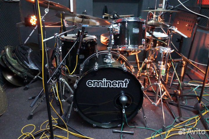 Yamaha Stage Custom 22+12+16 + два малых