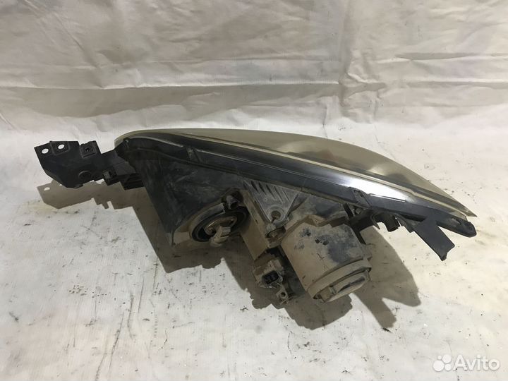 Фара правая Mazda 3