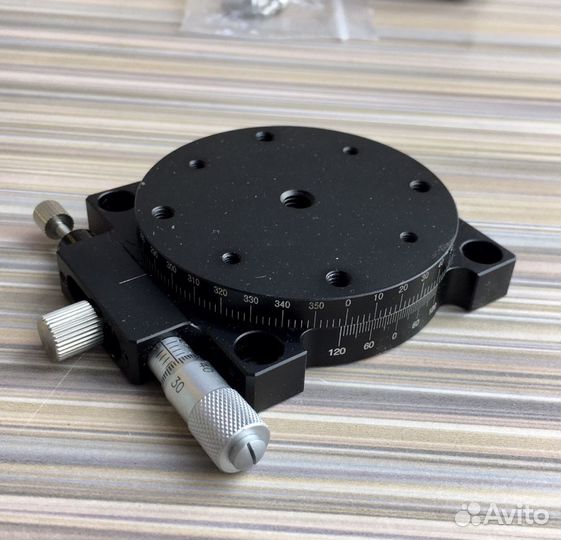 Поворотная ось с микроподачей, поворотный стол