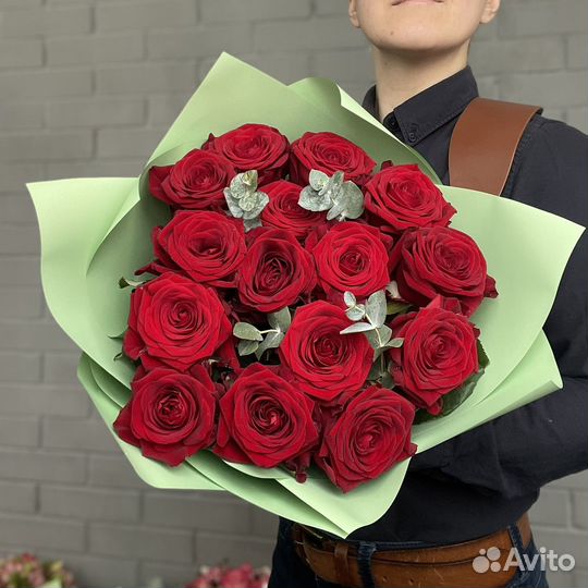 Букет из 15 красных роз / бесплатная доставка