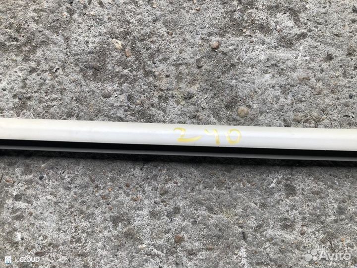 Молдинг на toyota premio ZZT240 1zzfe