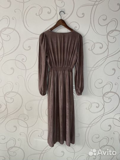 Платье длинное с вырезом Lime 40-42