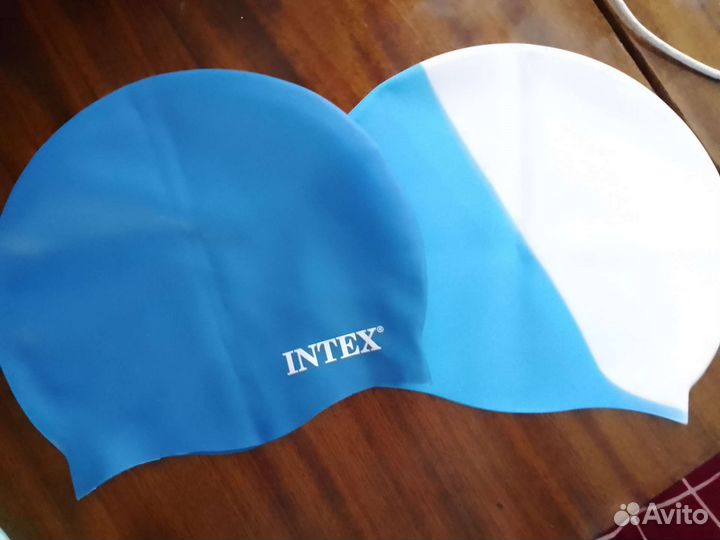 Шапочки для плавания новые